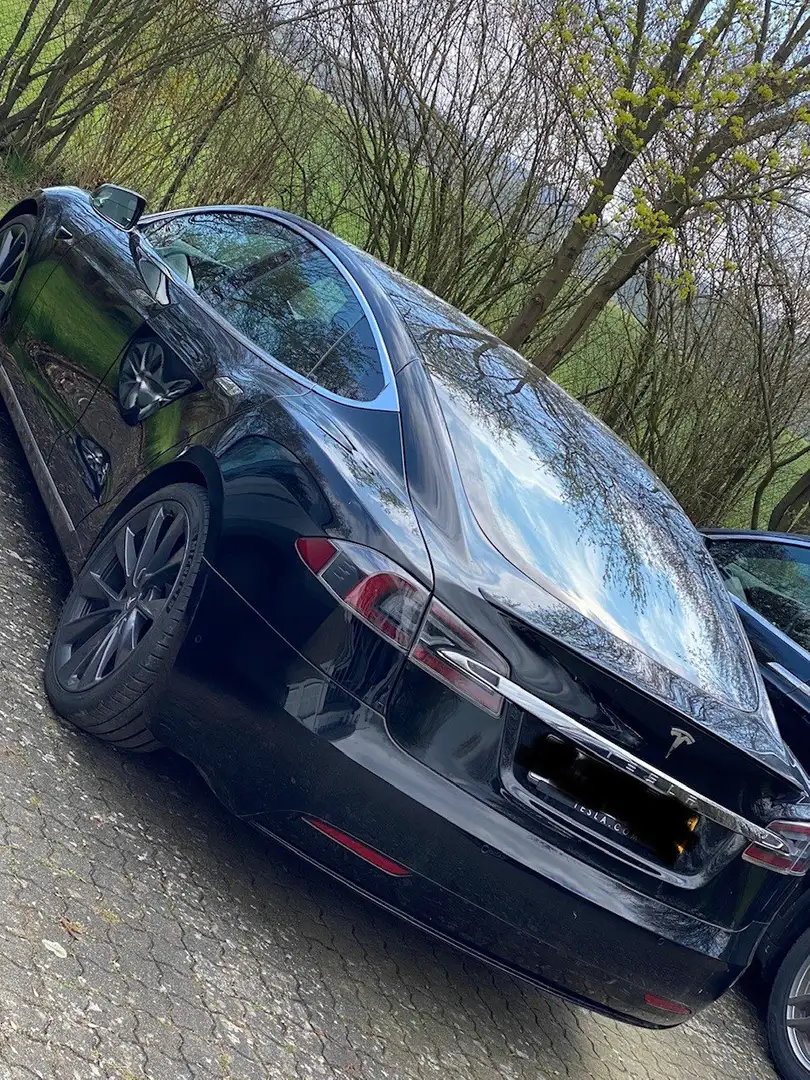 Tesla Model S Model S Performance Schwarz - 2