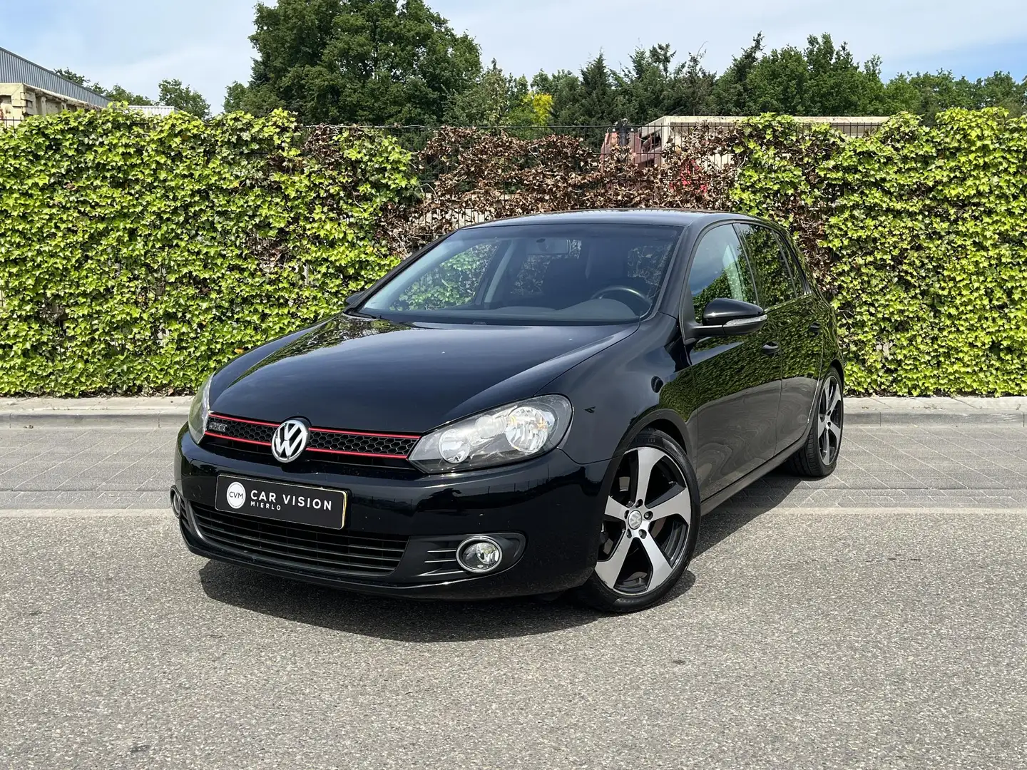Volkswagen Golf 1.4 * Airco * Navi * Cruise * Apk 01-2026 Zwart - 1