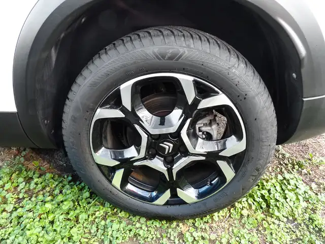 Citroen C5 Aircross view 3
