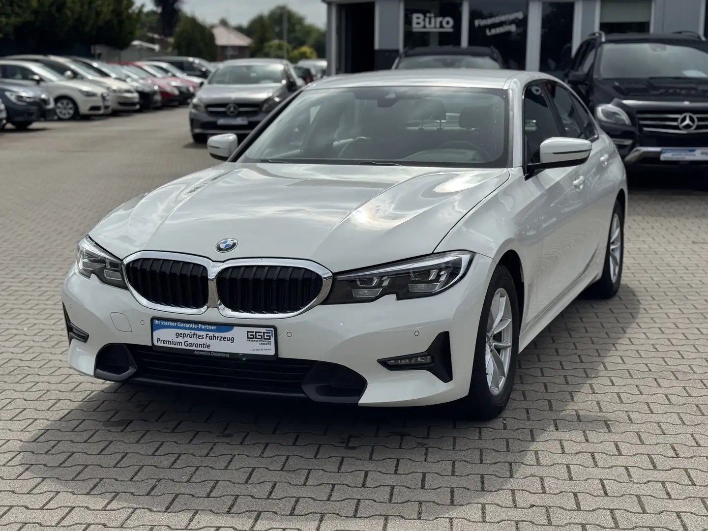 BMW 318 d Sport Line Automatik Keyless-Go / Apple Carplay Weiß - 1