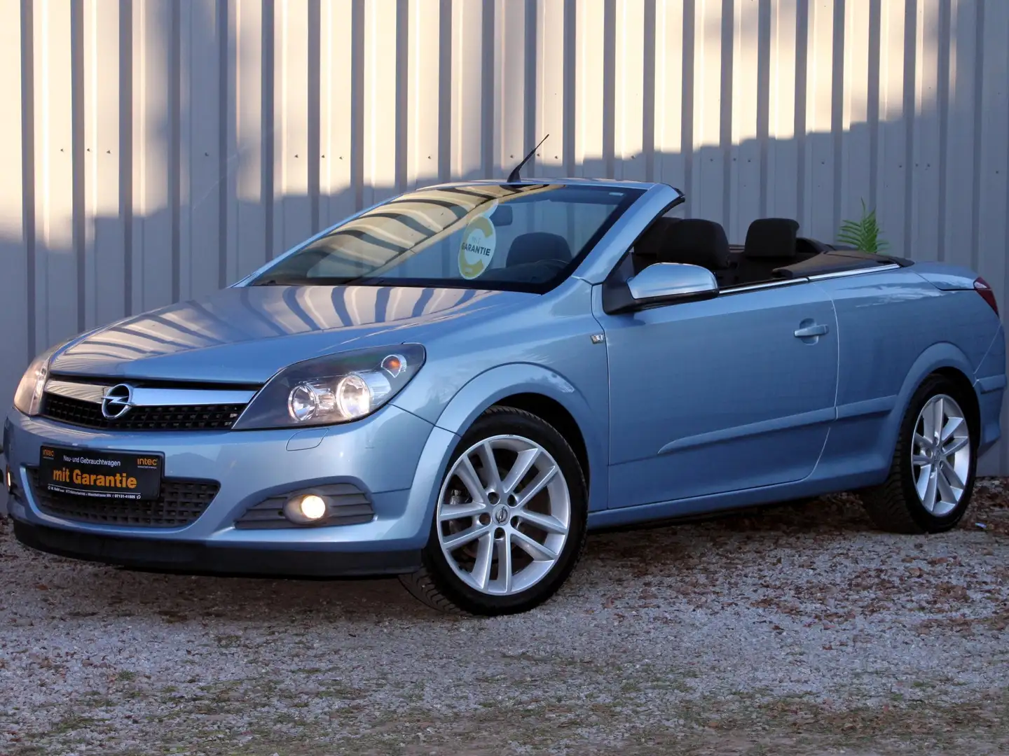 Opel Astra 1.8 Edition TwinTop "TÜV neu " 17-Zoll Alu Schwarz - 1