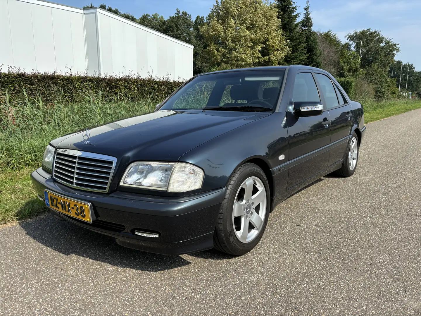 Mercedes-Benz C 180 Classic / ORG NEDERLANDS / 142dkm! NAP! Schwarz - 1