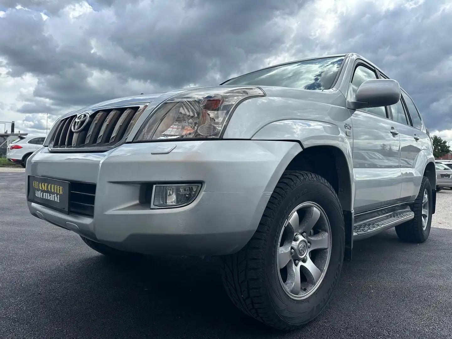 Toyota Land Cruiser 3.0 D-4D Aut. *2-Besitz*Finanzierung* Grau - 2