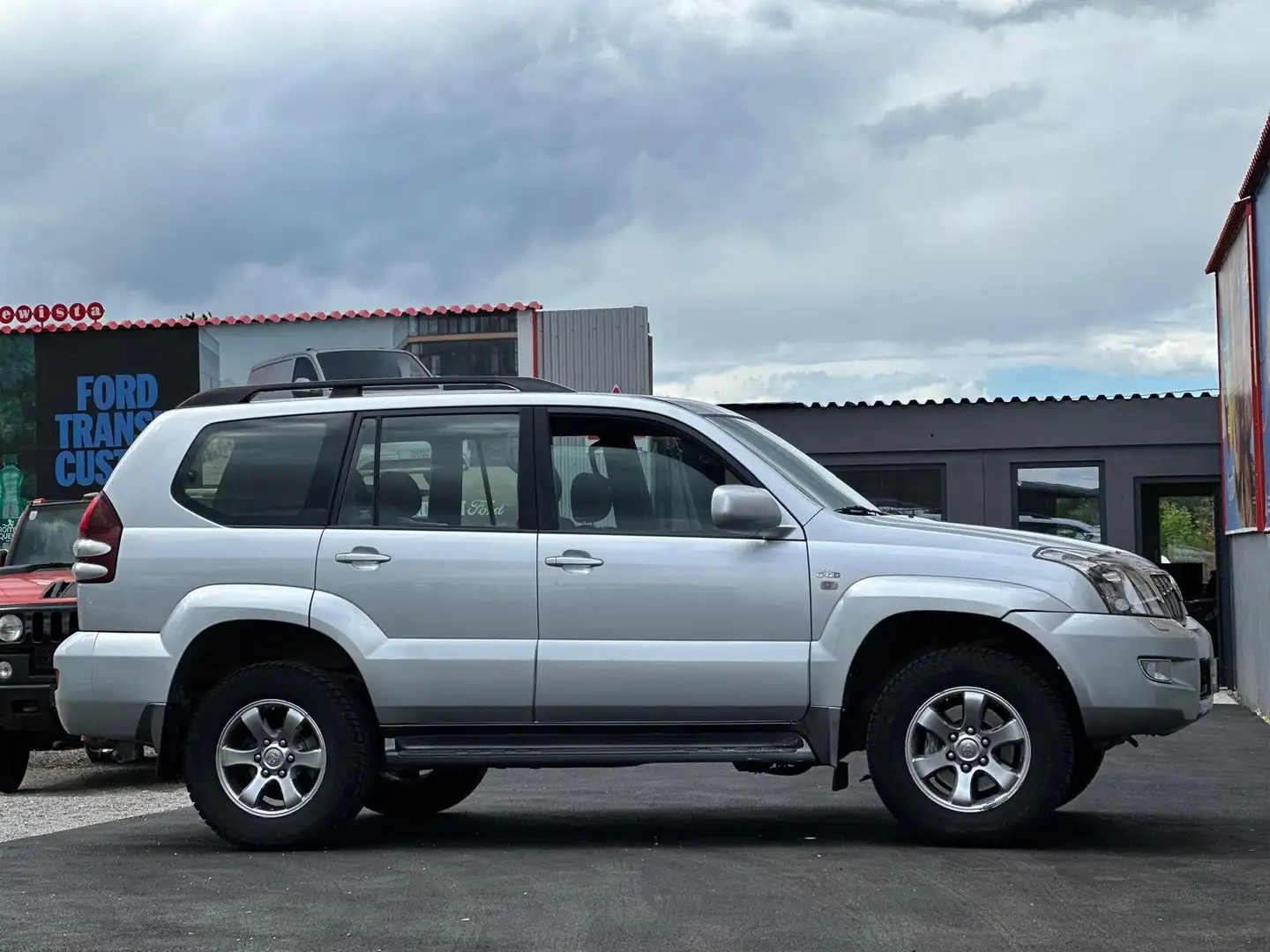 Toyota Land Cruiser 3.0 D-4D Aut. *2-Besitz*Finanzierung* Grau - 1