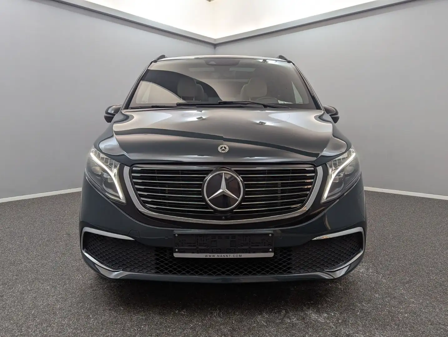 Mercedes-Benz EQV 300 300 lang*GRÜN*PANO*ACC*AIRMAT*EINMALIG Зелёный - 2