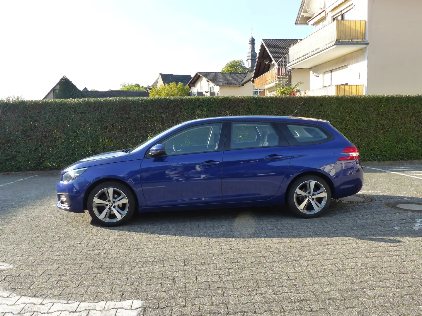 Peugeot 308 SW Active BlueHDi 130   NAVI Blau - 2