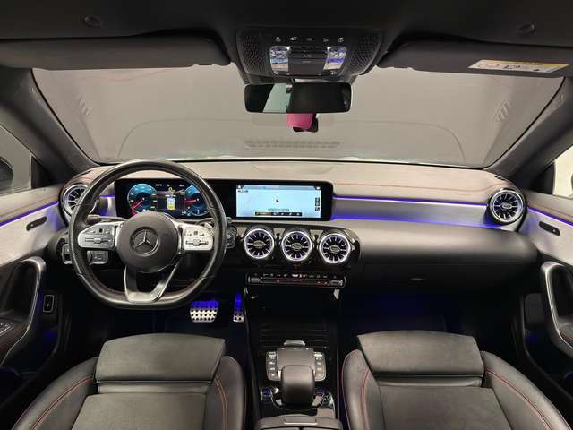 Mercedes-Benz CLA 180 — photo 9