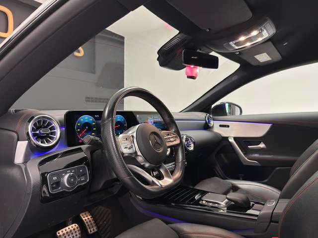 Mercedes-Benz CLA 180 — photo 14