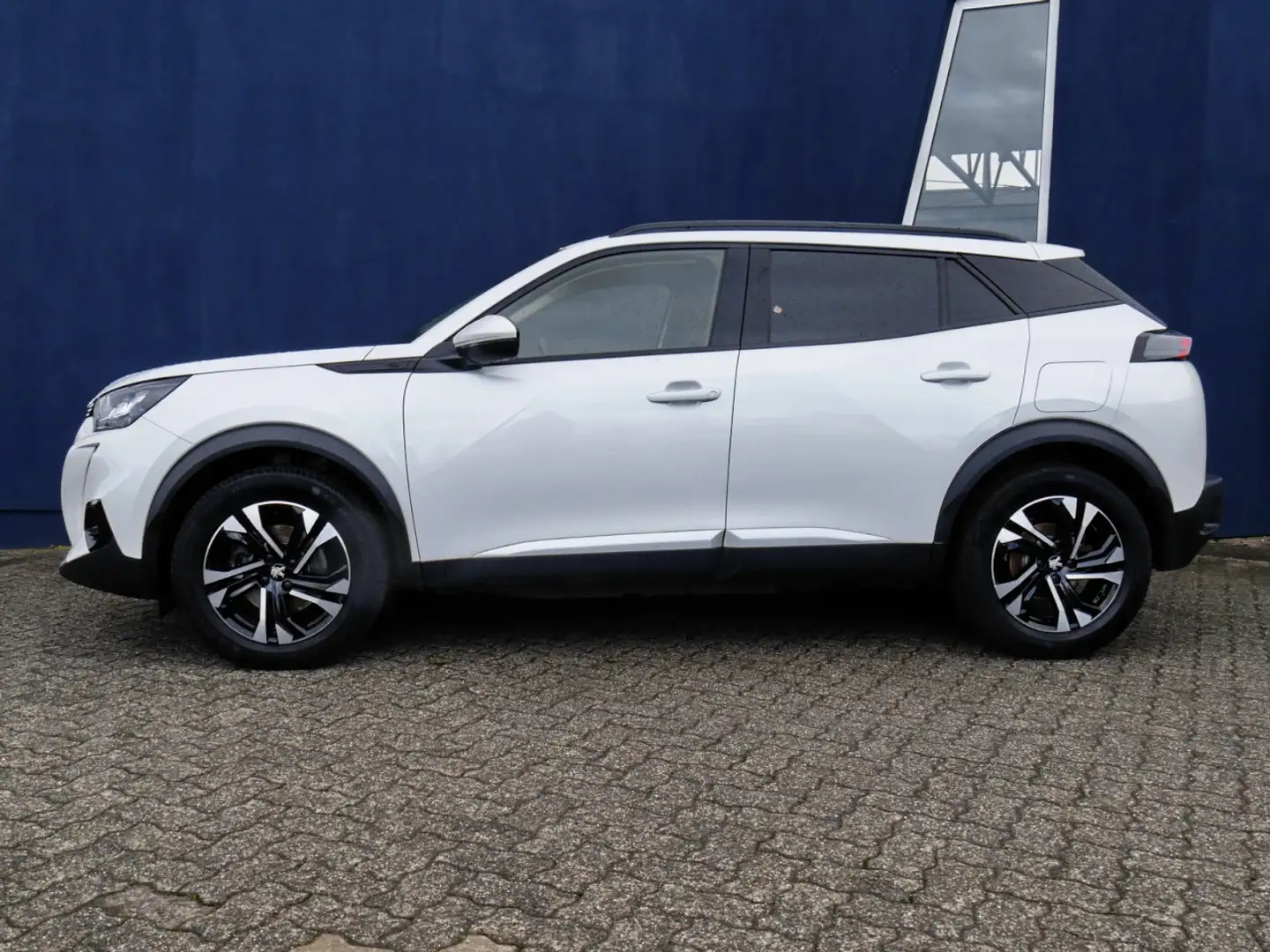 Peugeot 2008 -e Allure Pack 136 Klimaautomatik+Navi+LED Klima Weiß - 2