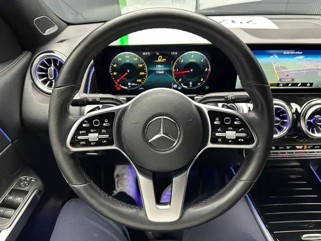 Mercedes-Benz GLB view 17