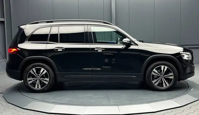 Mercedes-Benz GLB view 6