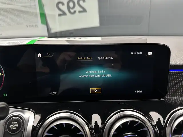 Mercedes-Benz GLB view 25