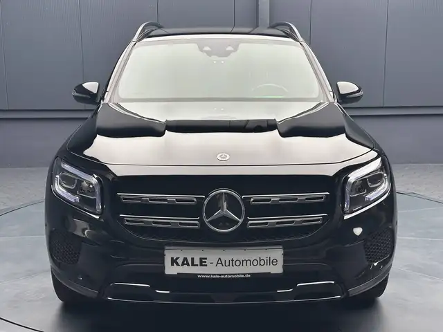 Mercedes-Benz GLB view 8