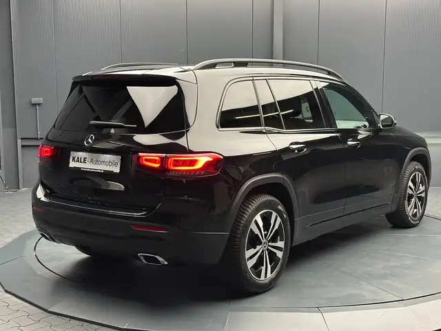 Mercedes-Benz GLB view 5