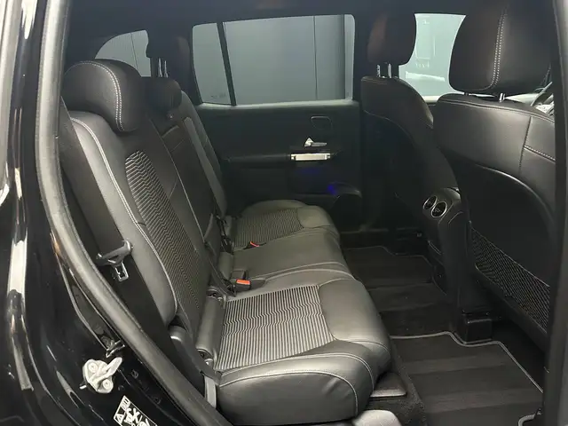Mercedes-Benz GLB view 28