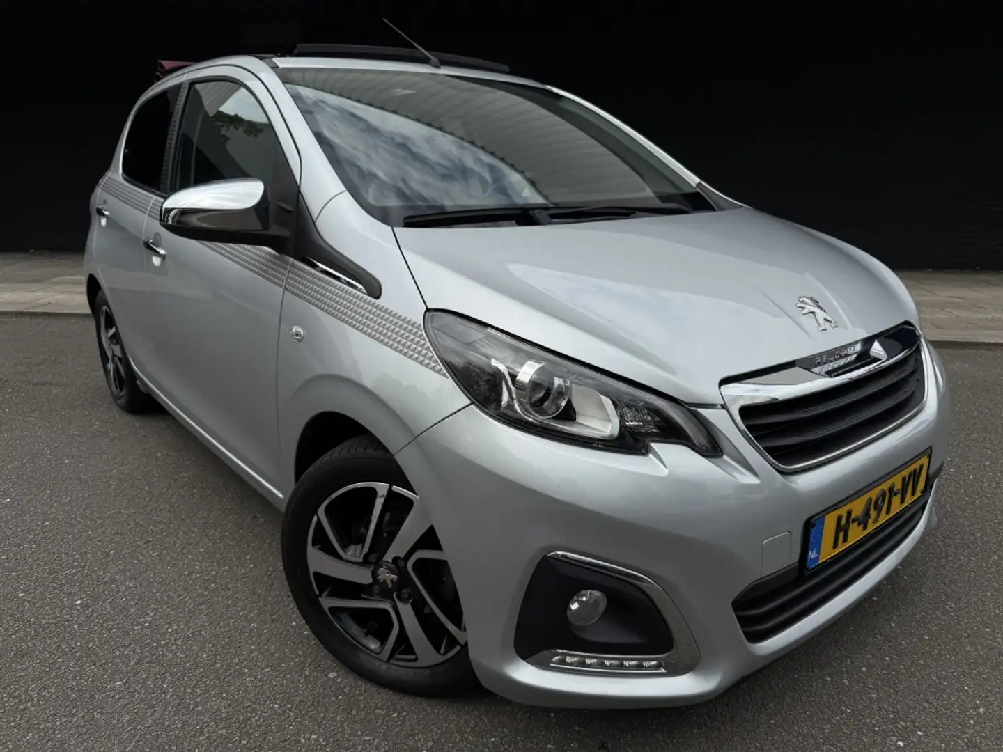 Peugeot 108 1.0 VTi Allure // Cabrio // automaat // Leder // Grigio - 1