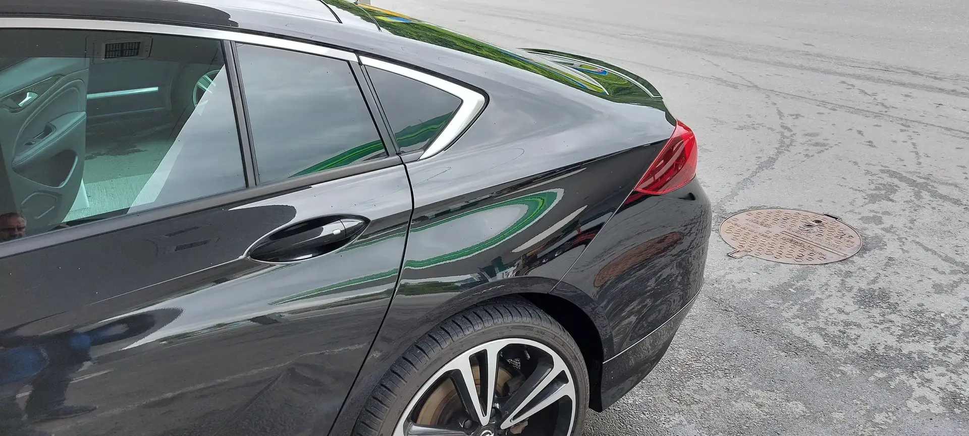 Opel Insignia Grand Sport 2,0 Turbo Dir. Inj. Dynamic St.. Aut Schwarz - 2