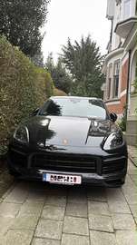 4.0 Bi-Turbo V8 GTS Tiptronic