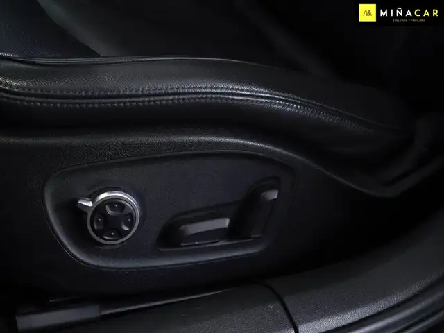 Audi A6 view 16