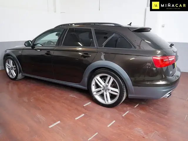 Audi A6 view 4