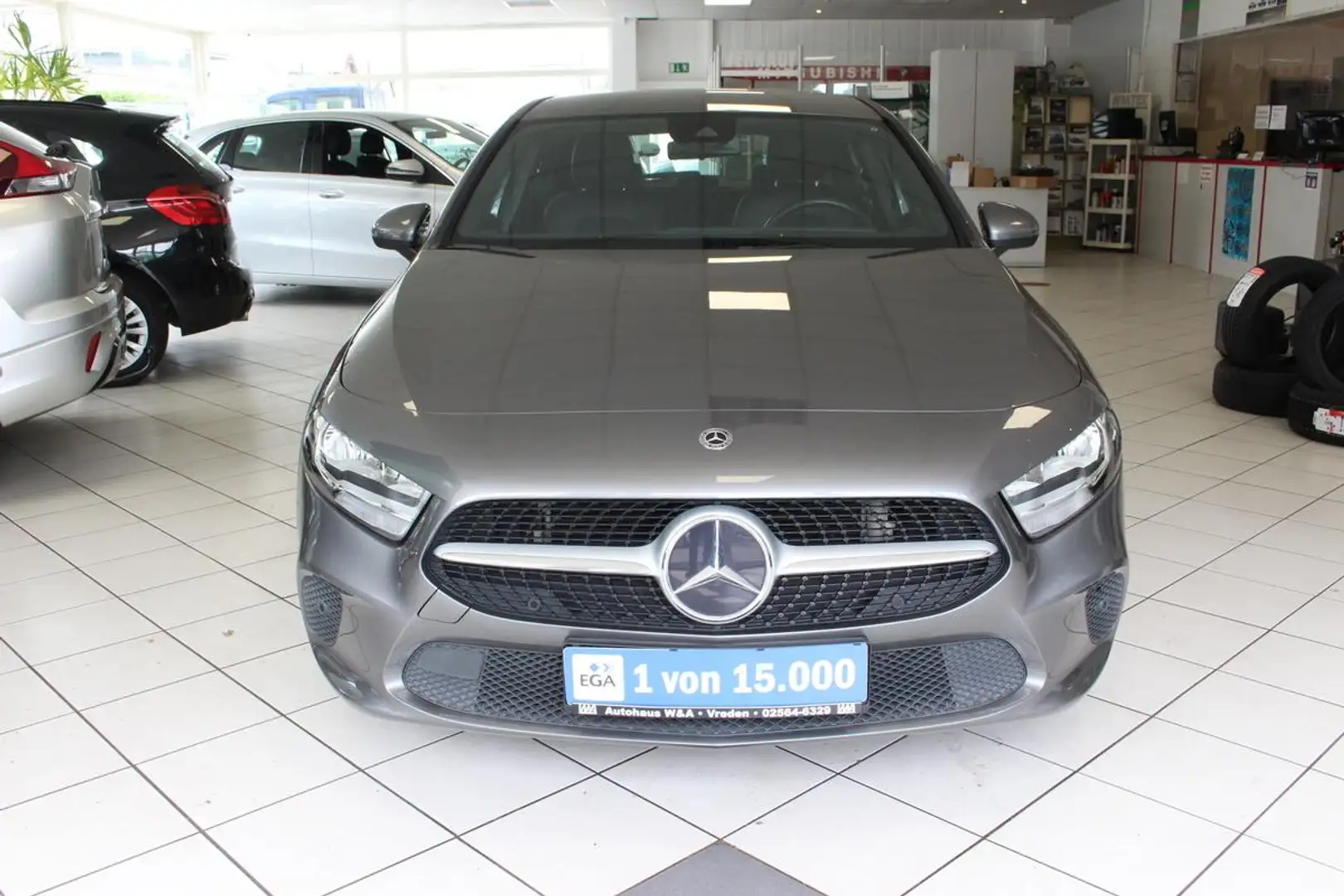 Mercedes-Benz A 180 Progressive.Automatik.Navi. Grau - 2