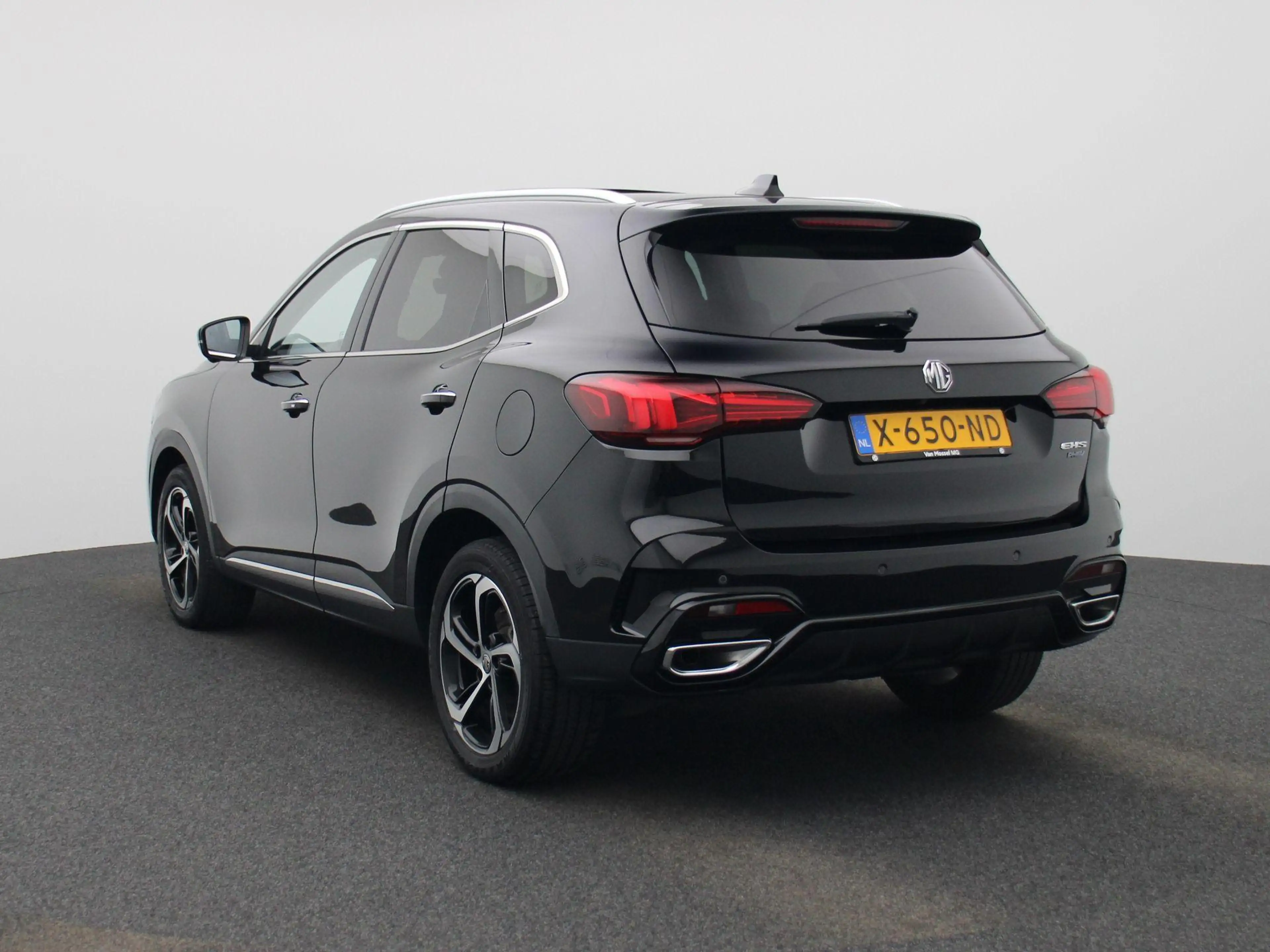 MG EHS 1.5 TGDI Luxury — photo 3