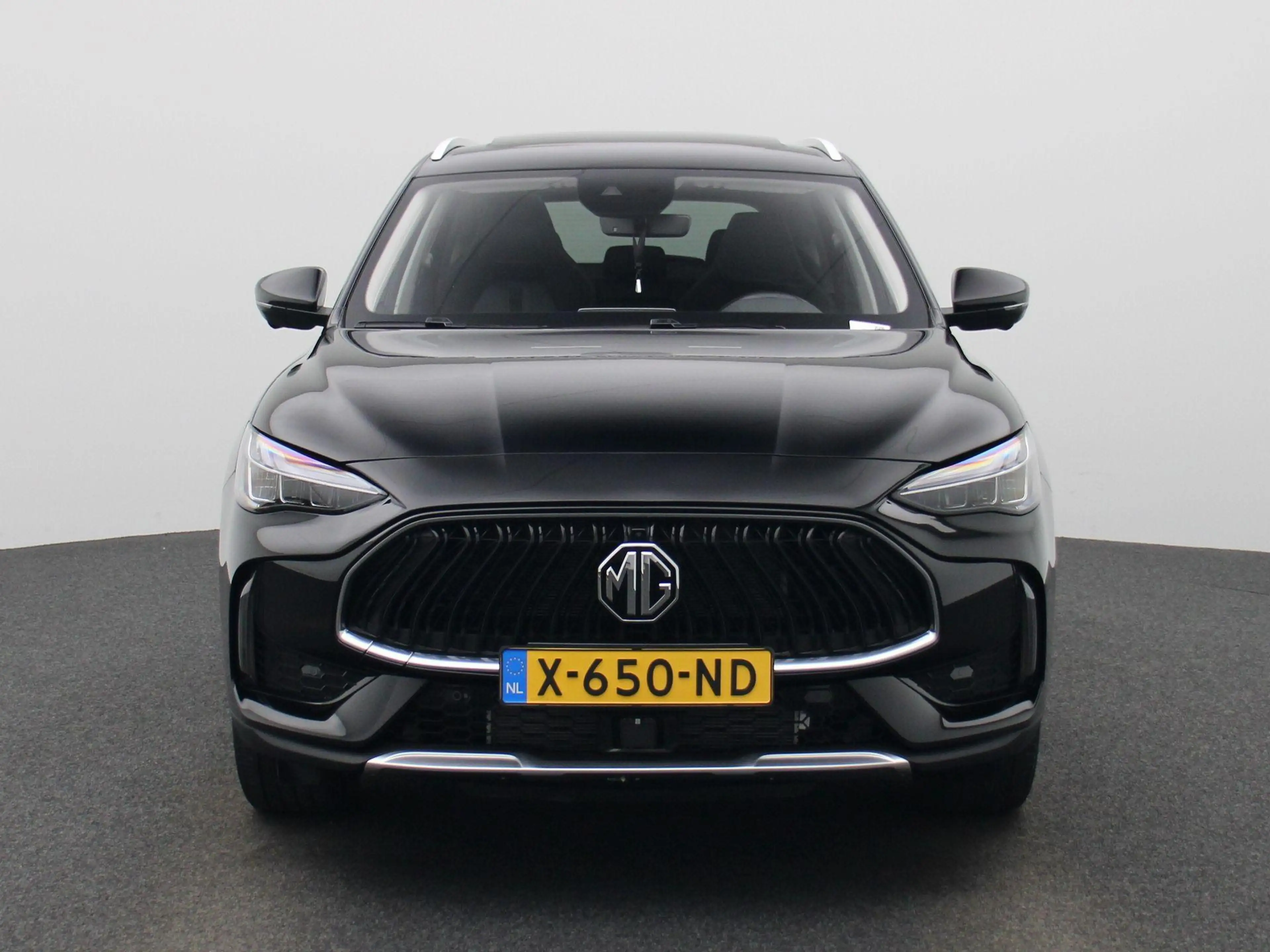 MG EHS 1.5 TGDI Luxury — photo 4