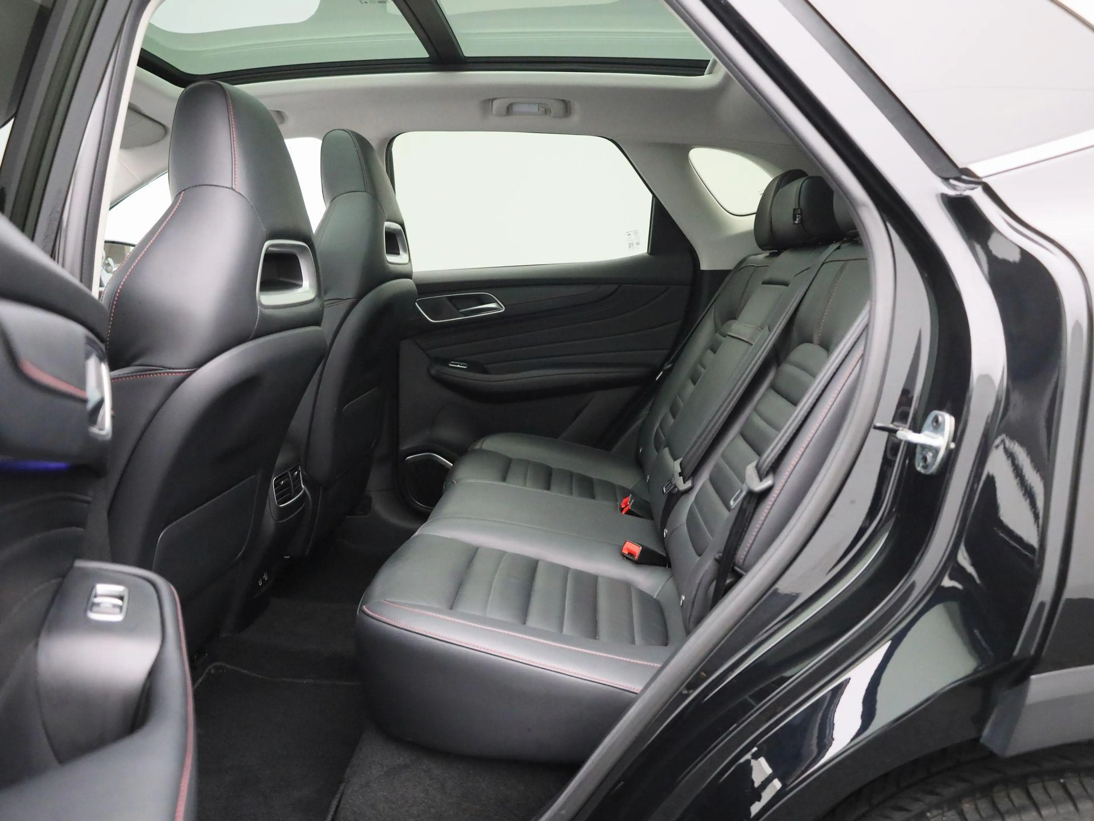 MG EHS 1.5 TGDI Luxury — photo 13