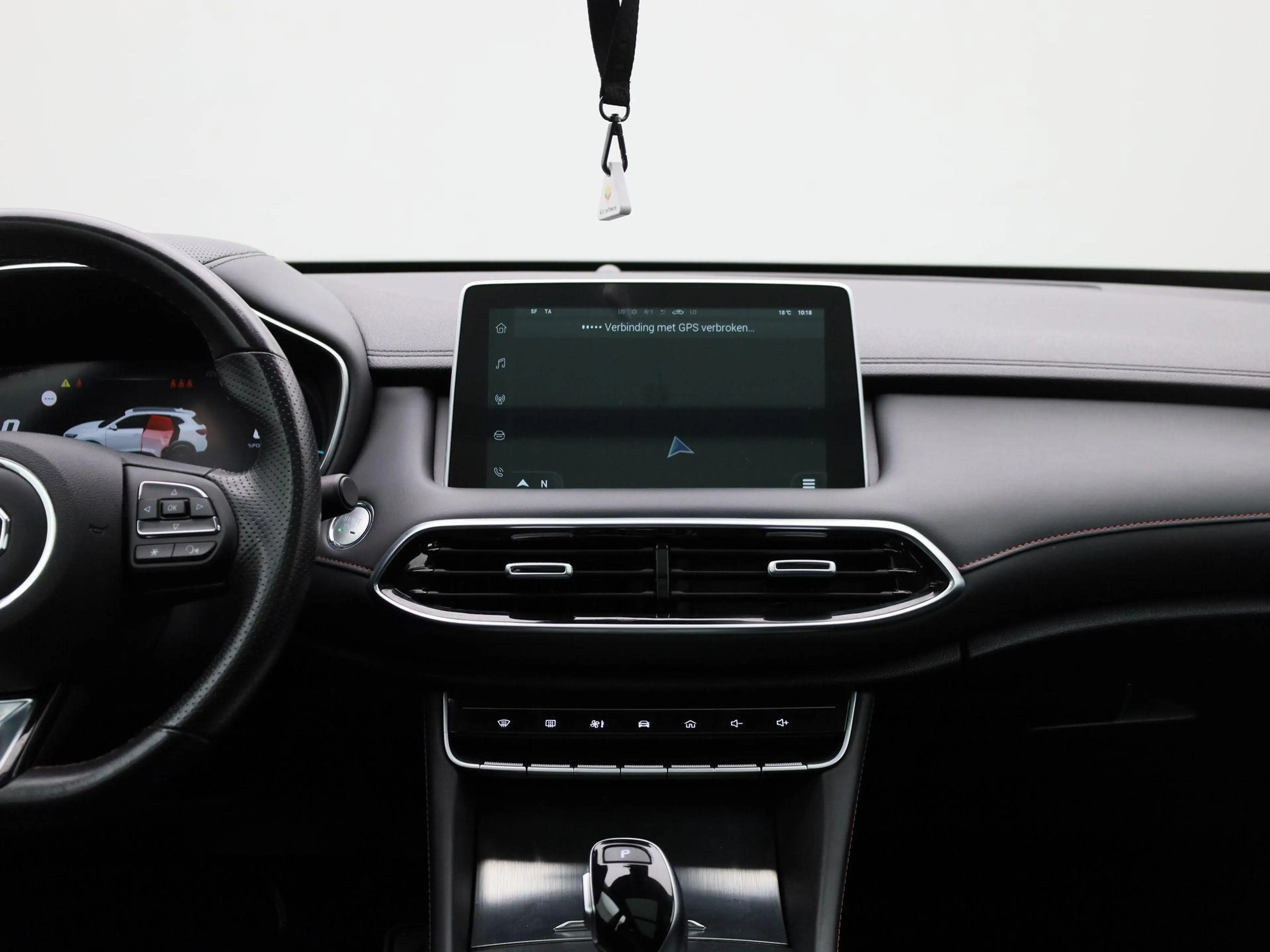 MG EHS 1.5 TGDI Luxury — photo 10