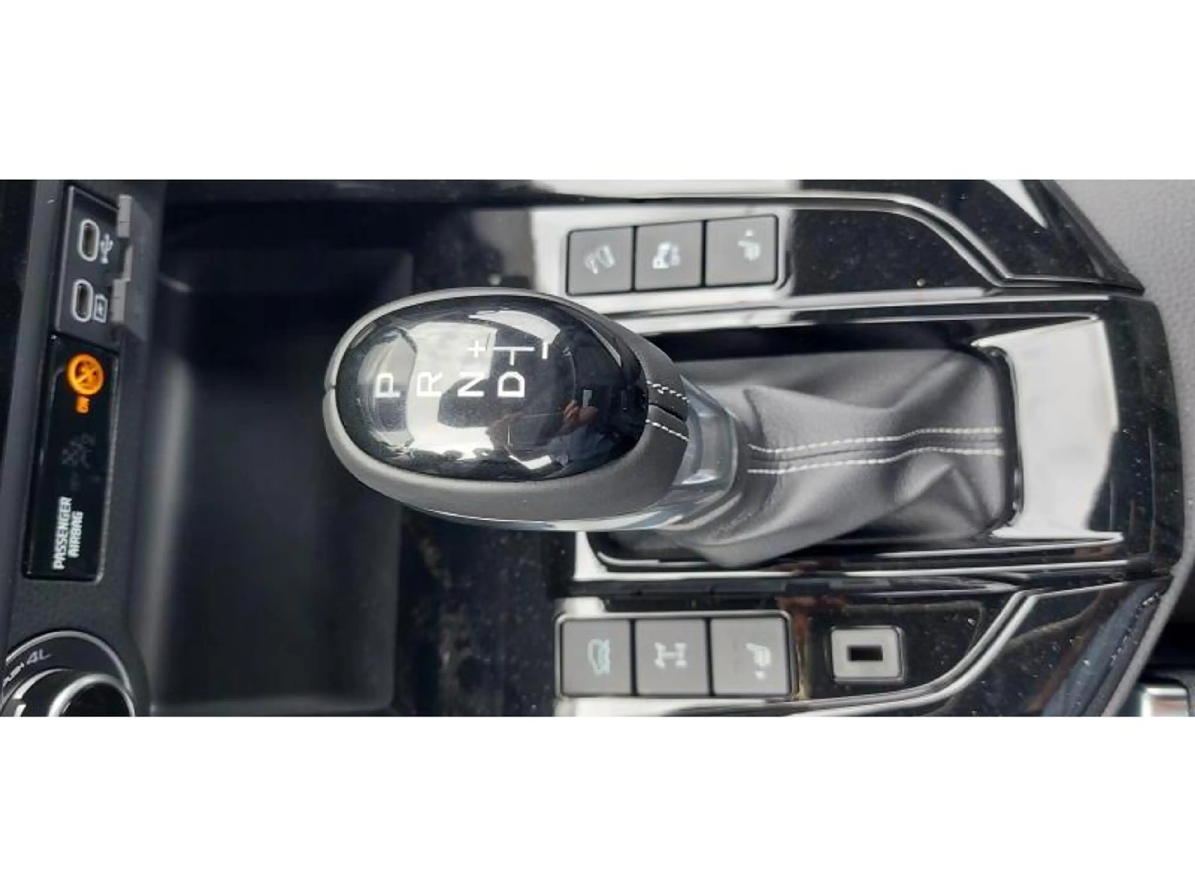 Isuzu D-Max V-CROSS 4X4 Leder, Carplay, Camera — photo 15