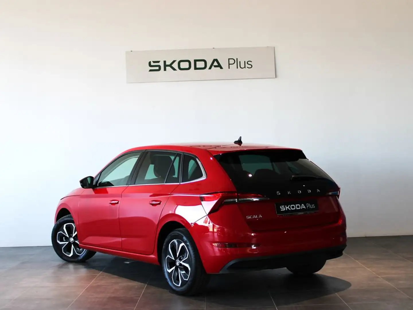 Skoda Scala 1.0 TSI Ambition 81kW Rojo - 2