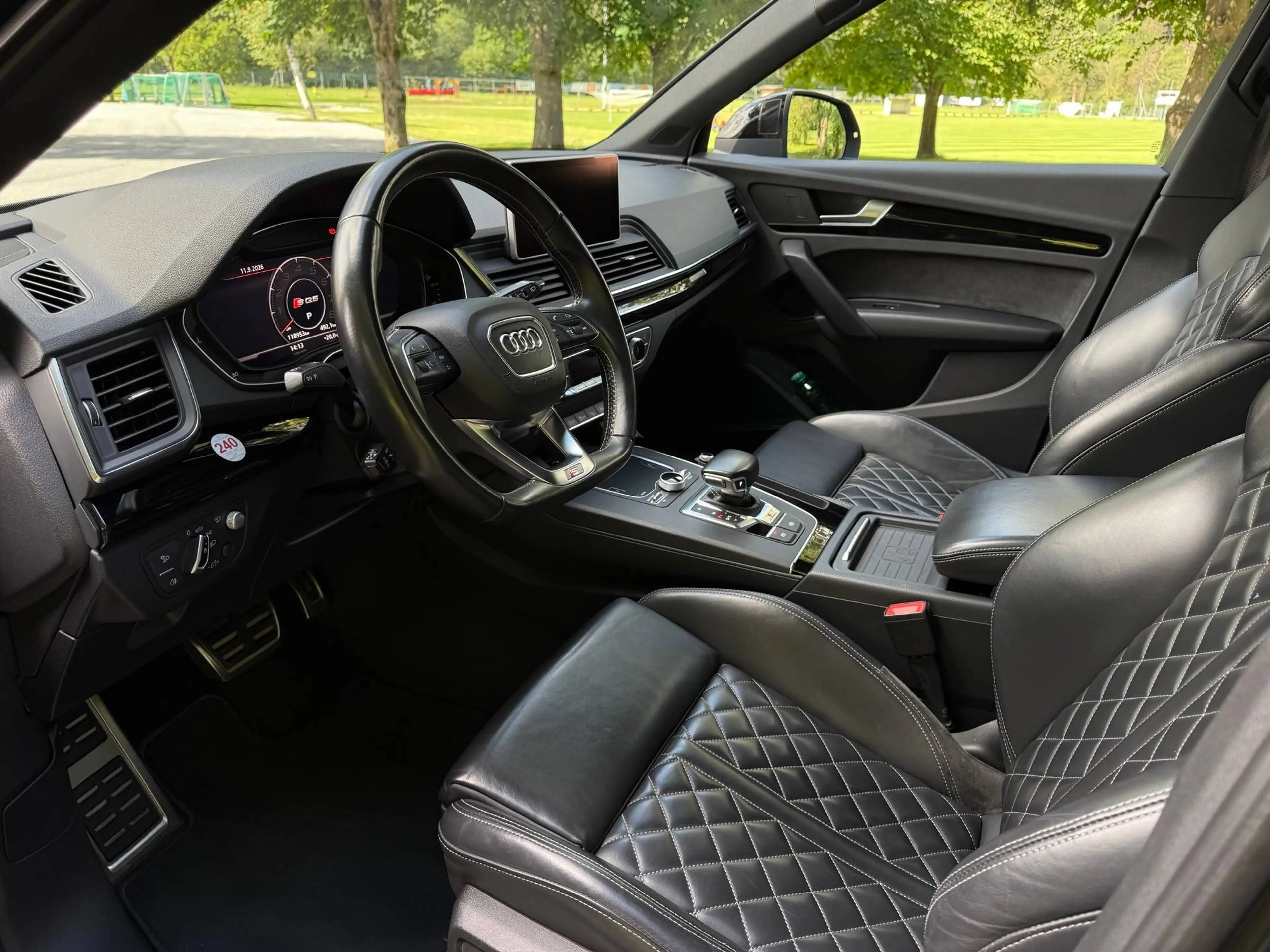 Audi SQ5 3.0 TFSI quattro — photo 9