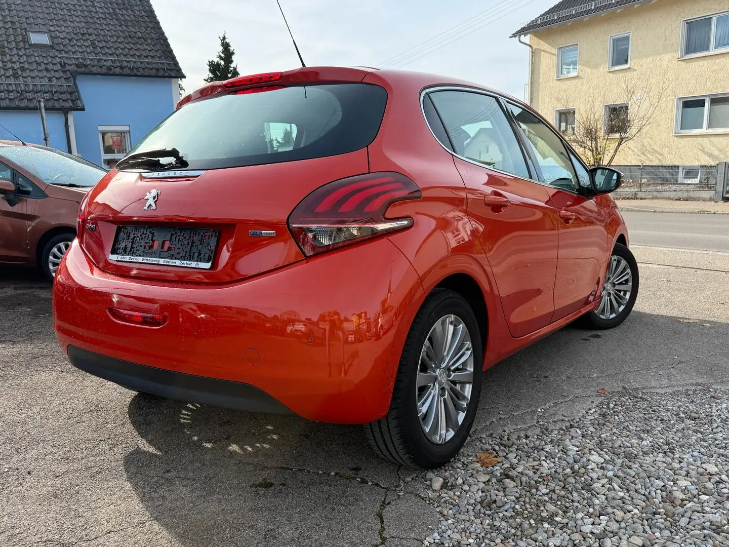 Peugeot 208 Pure Tech Allure Automatic Finanz./Garantie Oranje - 2