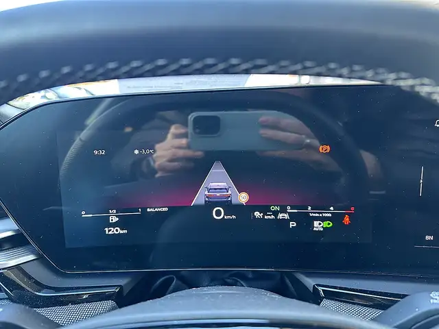 Audi A6 Avant 2,0 TDI Quattro S-Line / AHK / STHZ / Spo... Ansicht 26