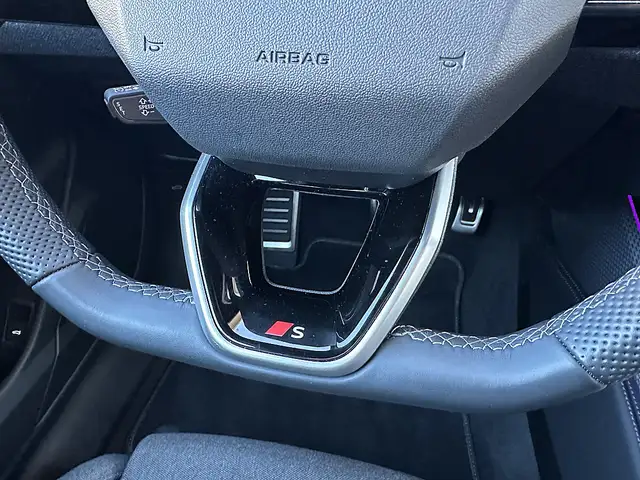 Audi A6 Avant 2,0 TDI Quattro S-Line / AHK / STHZ / Spo... Ansicht 25