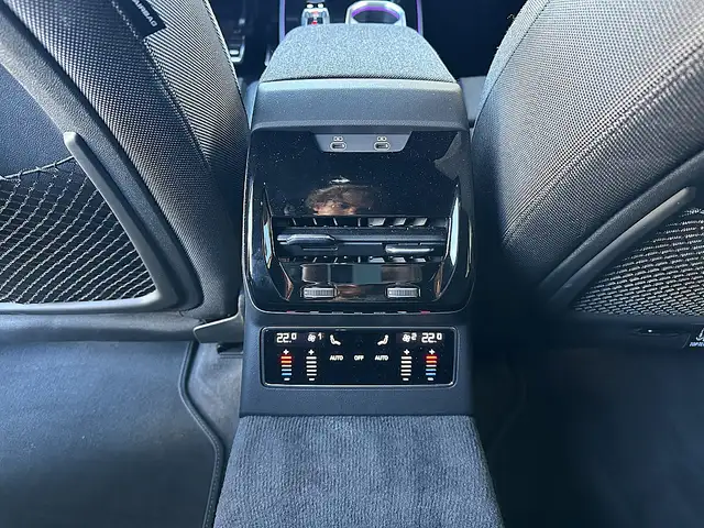 Audi A6 Avant 2,0 TDI Quattro S-Line / AHK / STHZ / Spo... Ansicht 19