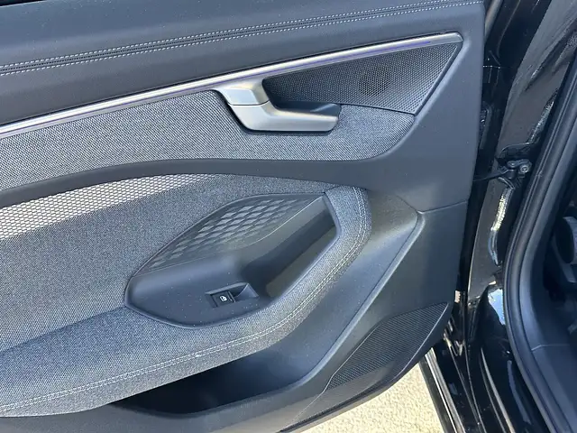 Audi A6 Avant 2,0 TDI Quattro S-Line / AHK / STHZ / Spo... Ansicht 16