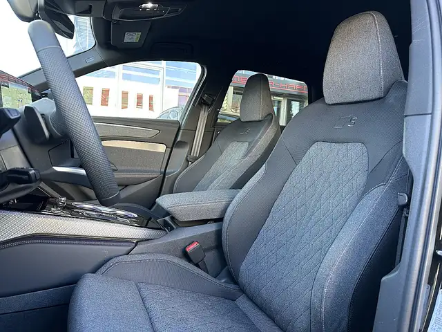 Audi A6 Avant 2,0 TDI Quattro S-Line / AHK / STHZ / Spo... Ansicht 34