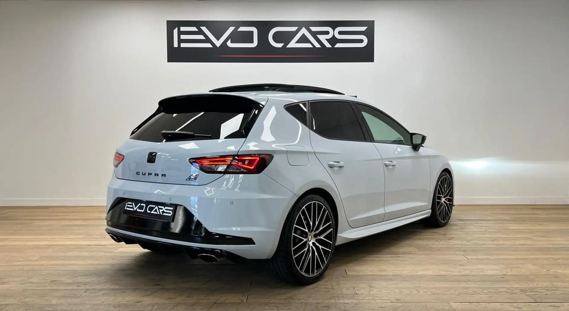 SEAT Leon CUPRA 2.0 290 ch / Toit ouvrant / CarPlay / ACC /  Gris - 2