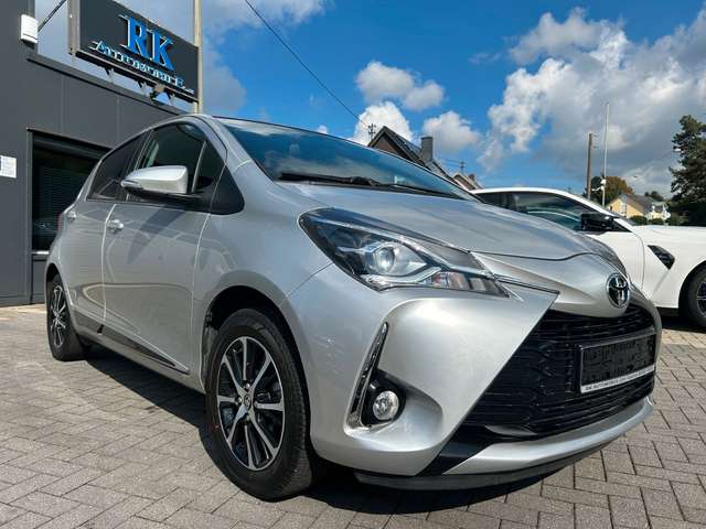 Imagine Toyota Yaris Y20 Club Klimaaut. SHZ Alu Kamera