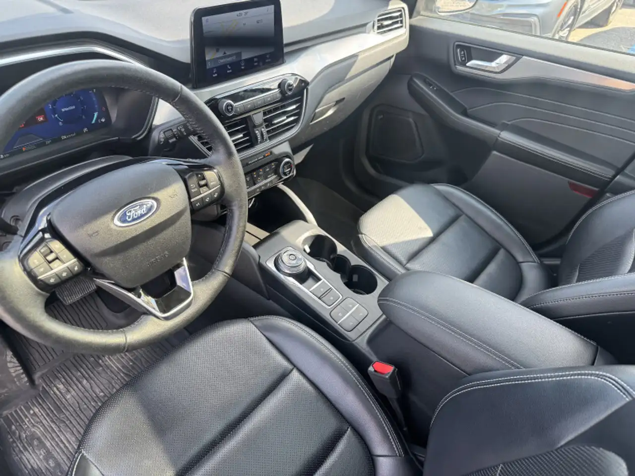 Ford Escape снимка Ford Escape