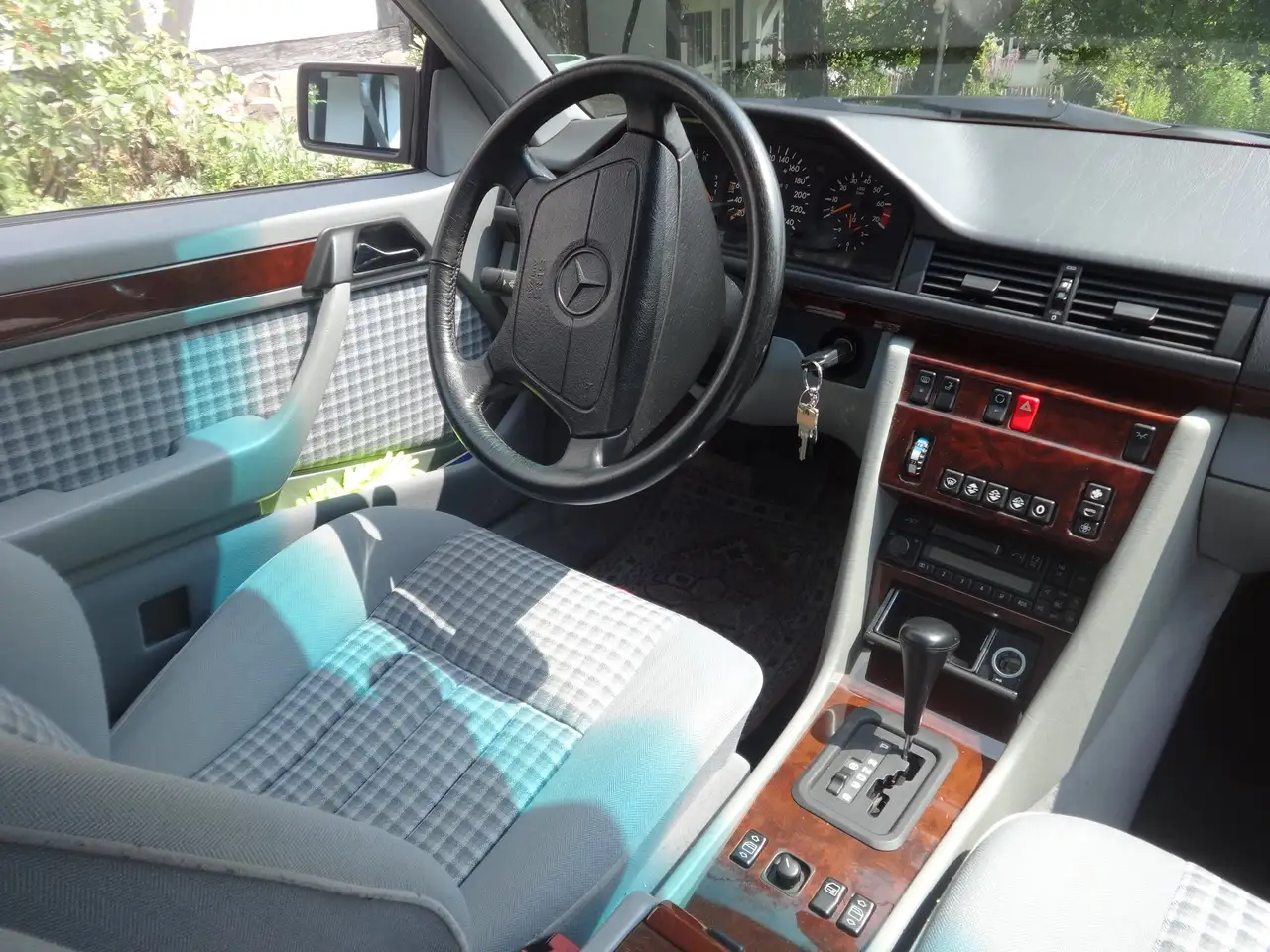 Mercedes-Benz E 200 C, foto 4