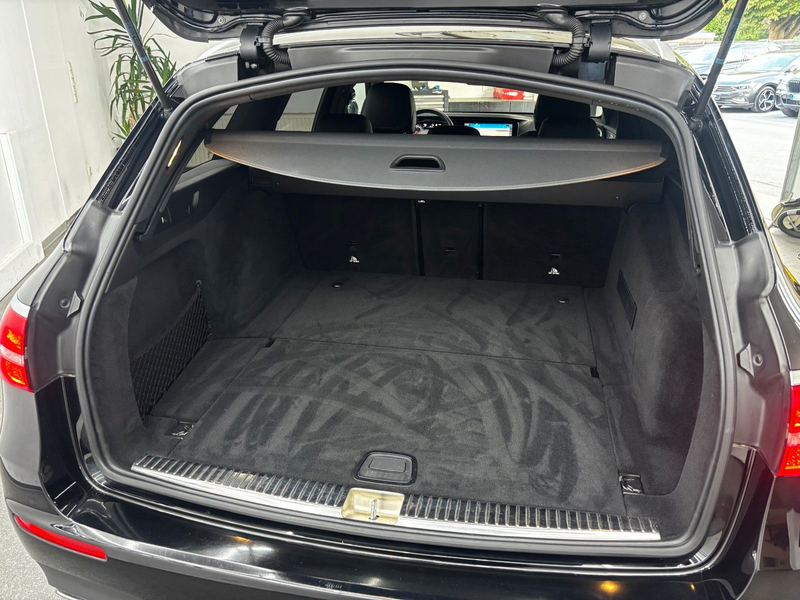 Mercedes-Benz E 220 d T-Modell 4Matic*AMG-Paket*Distronic*LED — photo 18