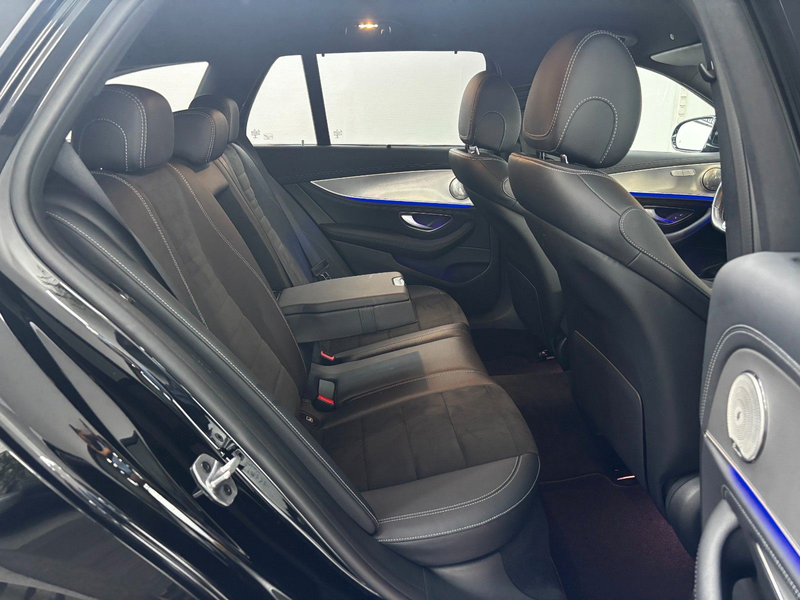 Mercedes-Benz E 220 d T-Modell 4Matic*AMG-Paket*Distronic*LED — photo 14
