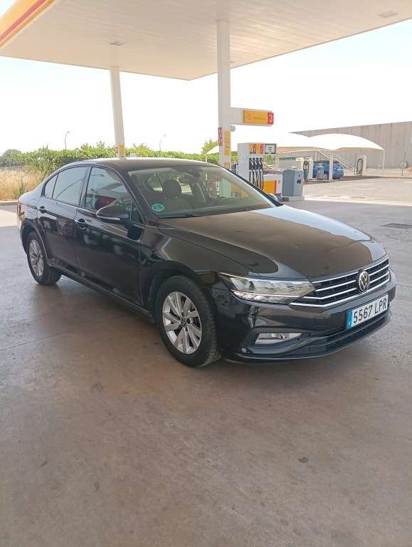 Volkswagen Passat 2.0TDI EVO Executive 110kW - foto 1