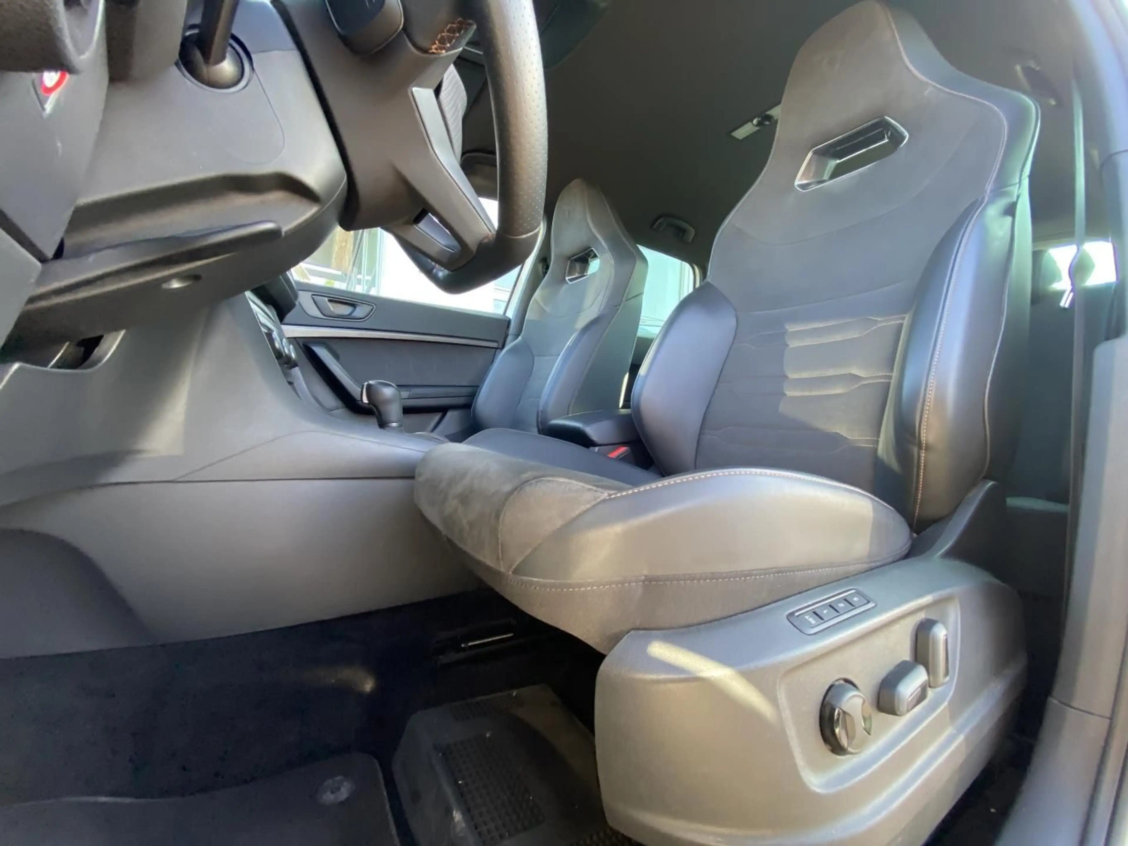 CUPRA Ateca 2.0 TSI DSG 4-DRIVE 360-KAMERA+EL.FAHRERSI — photo 9