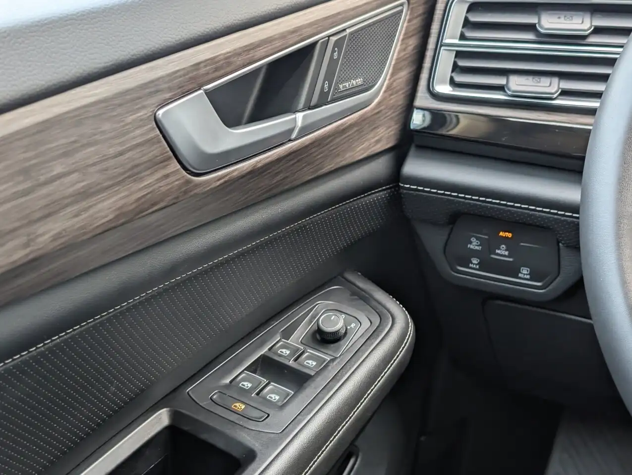 Volkswagen Atlas снимка Volkswagen Atlas