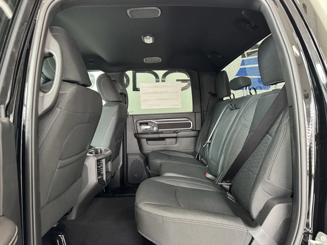 RAM 3500 снимка RAM 3500