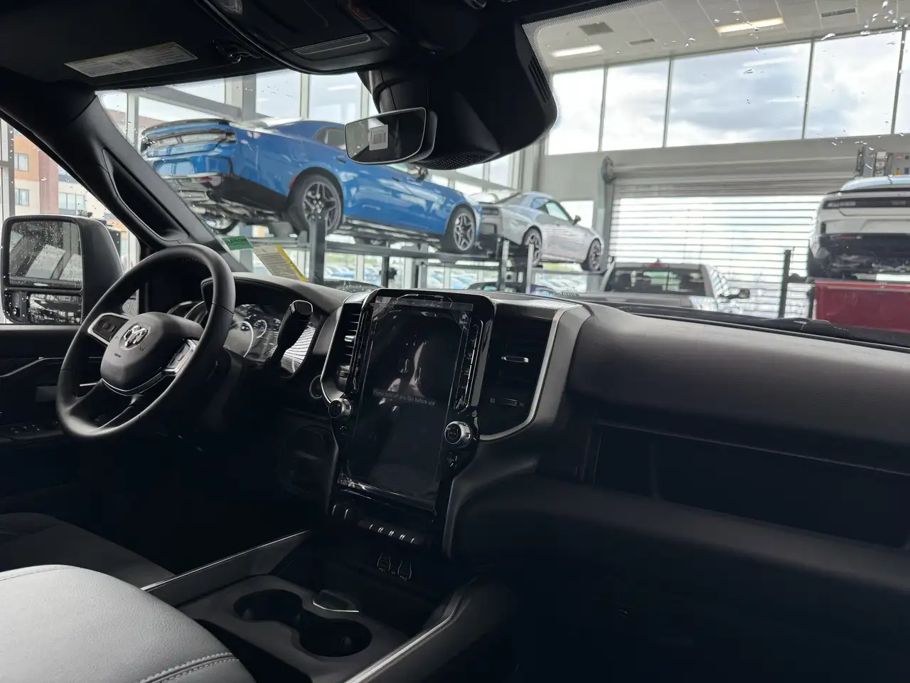 RAM 3500 снимка RAM 3500