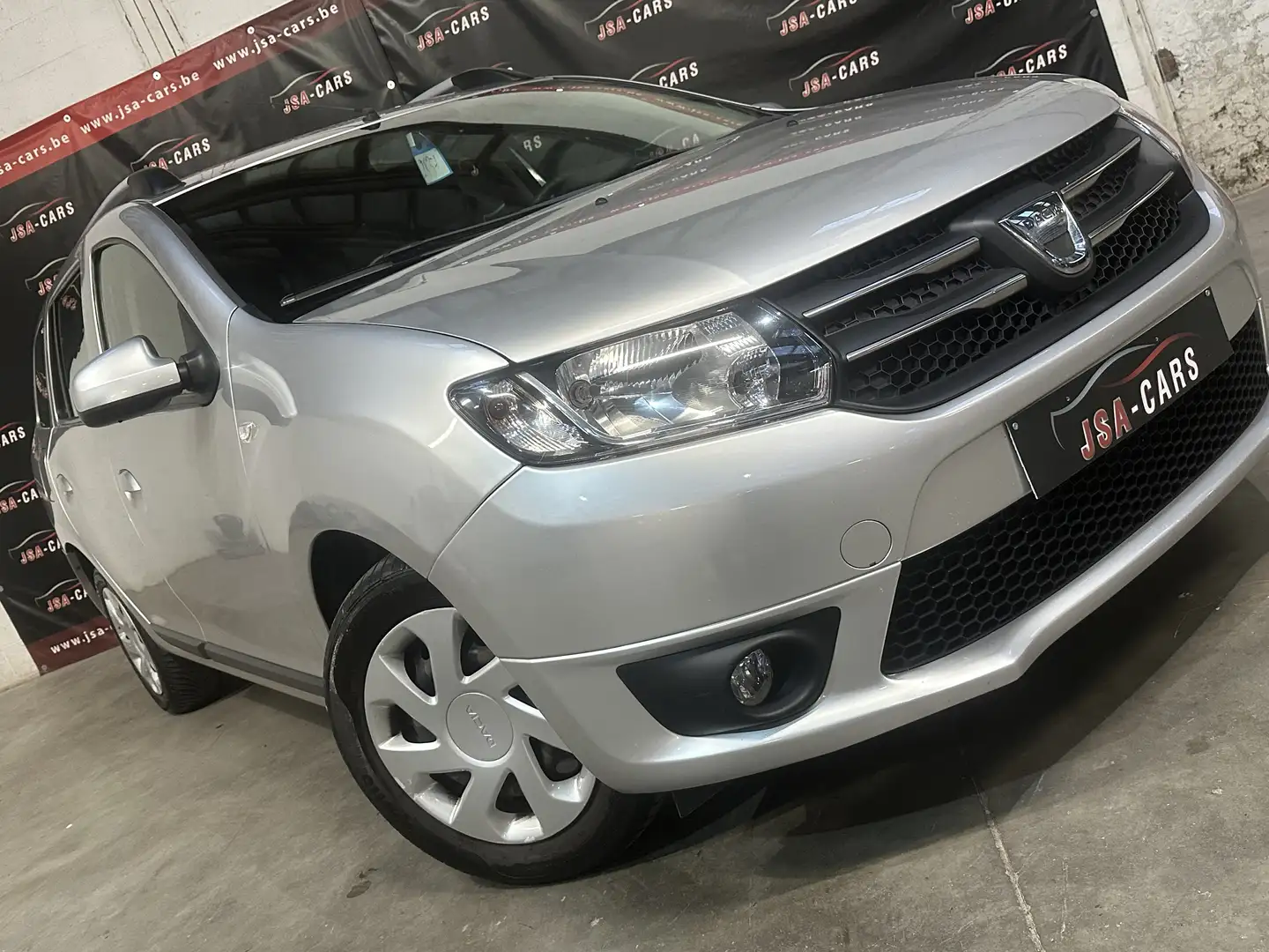 Dacia Logan Logan MCV 1.2i Laureate Серебристый - 2